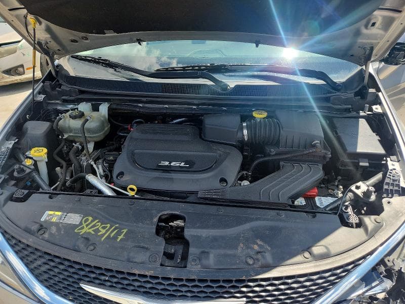 2017 CHRYSLER PACIFICA 12