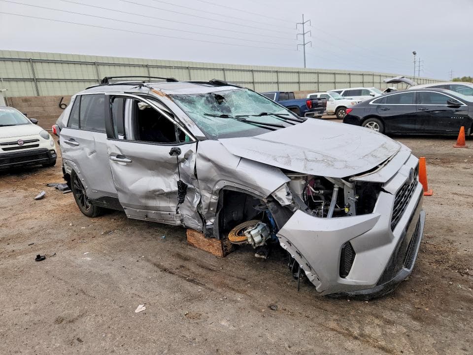 2024 TOYOTA RAV4 SE 4