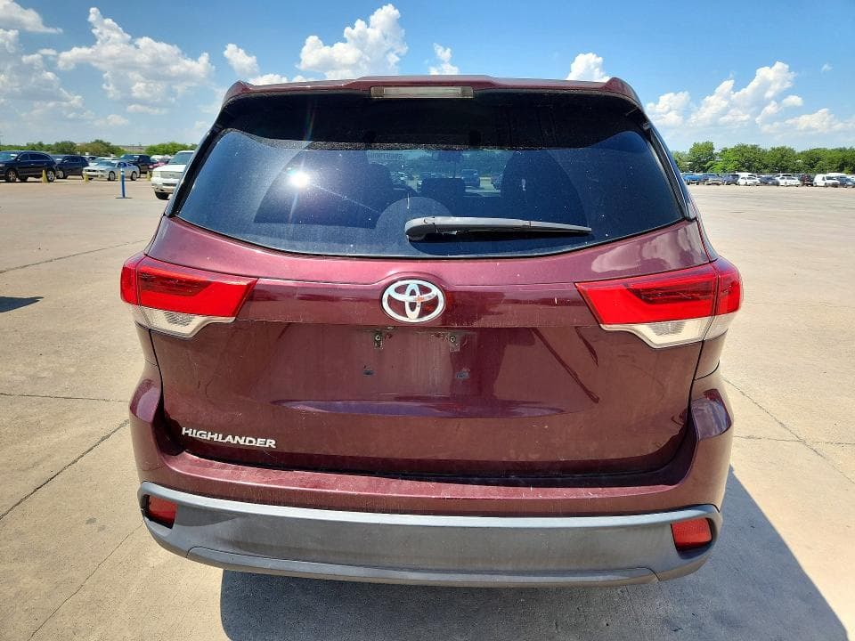 2018 TOYOTA HIGHLANDER LE 6