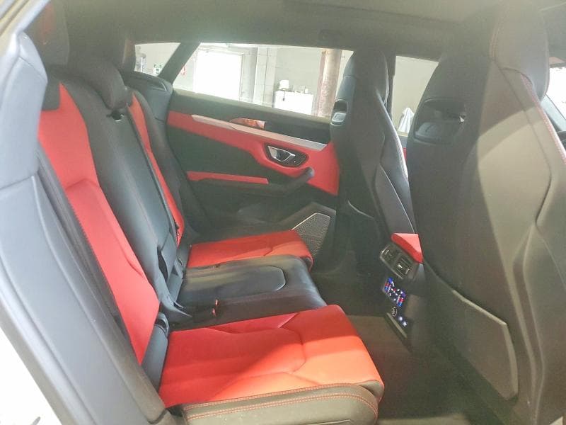 2021 LAMBORGHINI URUS 11