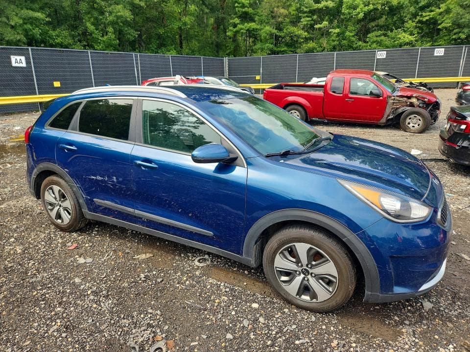 2019 KIA NIRO LX 4