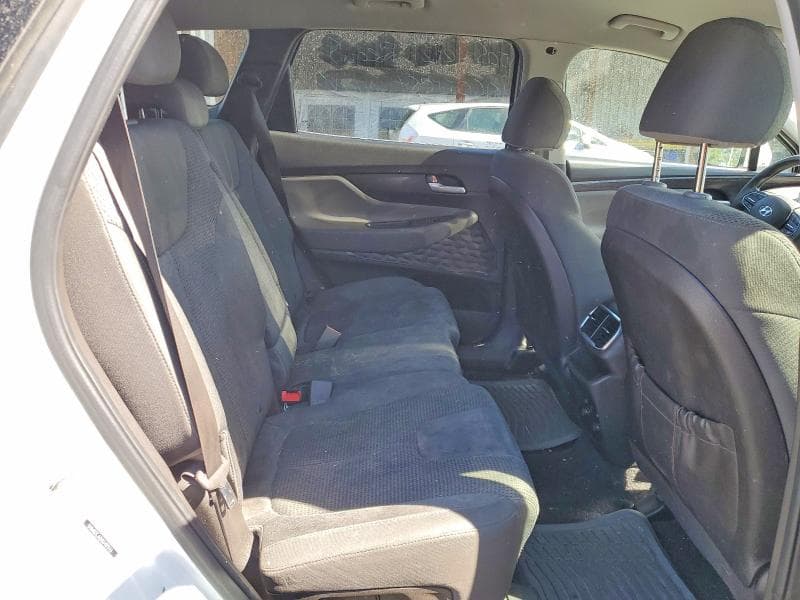 2019 HYUNDAI SANTA FE SE 10