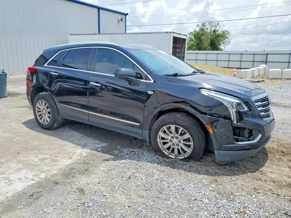 2017 CADILLAC XT5 4