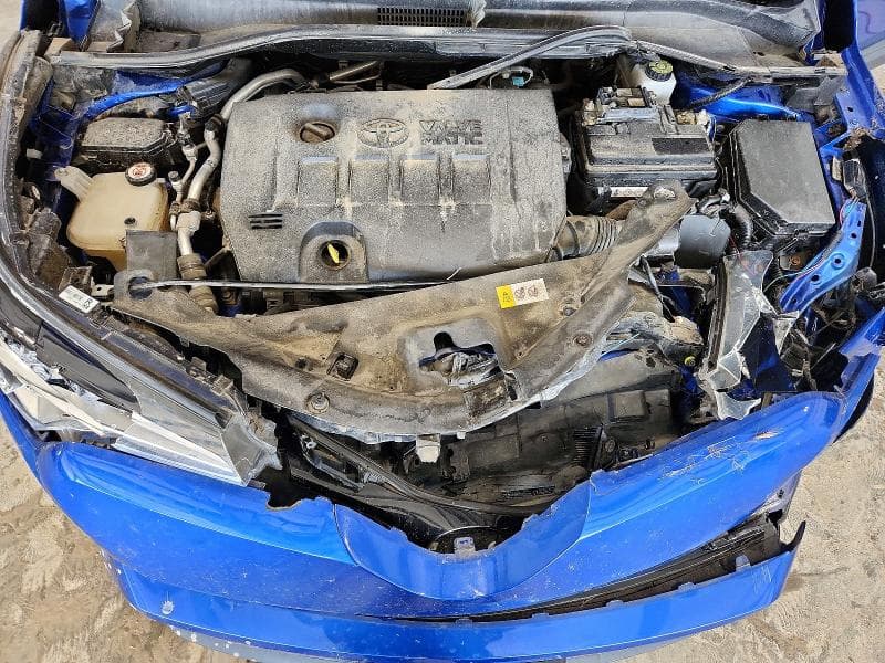 2018 TOYOTA C-HR XLE 11