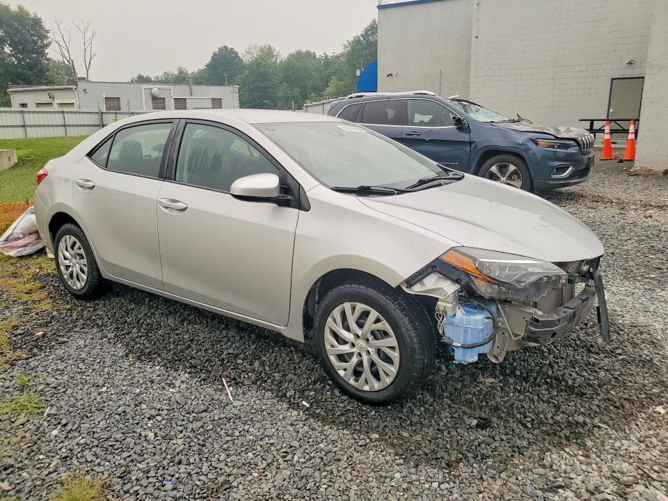 2018 TOYOTA COROLLA LE 4