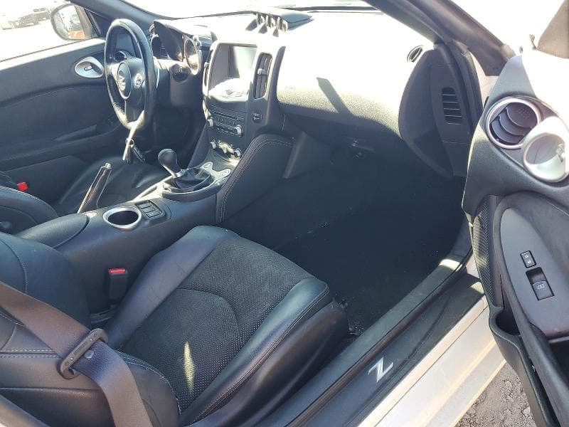 2017 NISSAN 370Z BASE 8