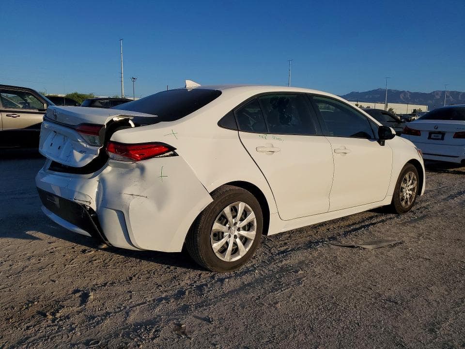 2022 TOYOTA COROLLA LE 3
