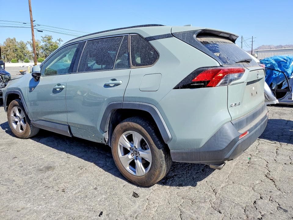 2019 TOYOTA RAV4 XLE 2