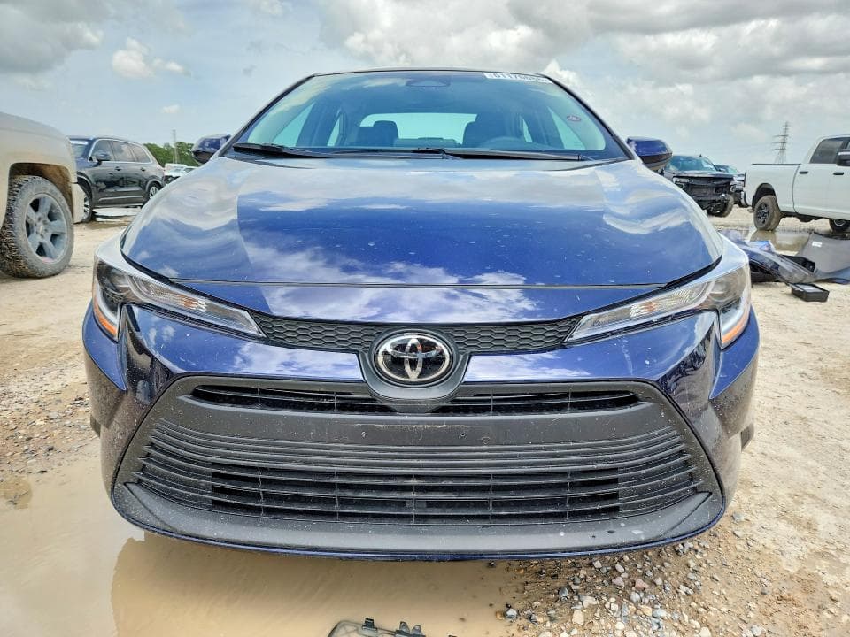 2026 TOYOTA COROLLA LE 5