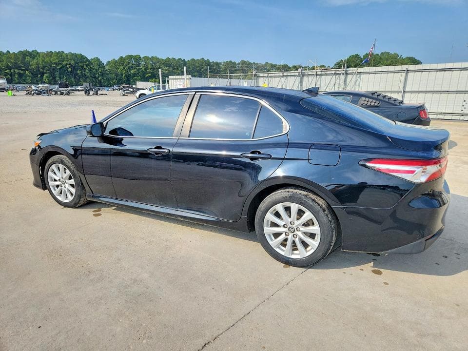 2019 TOYOTA CAMRY LE 2