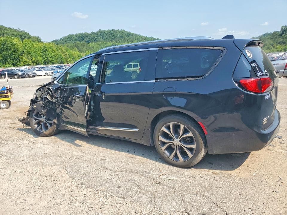 2017 CHRYSLER PACIFICA LIMITED 2
