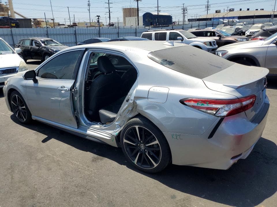 2019 TOYOTA CAMRY XSE 2