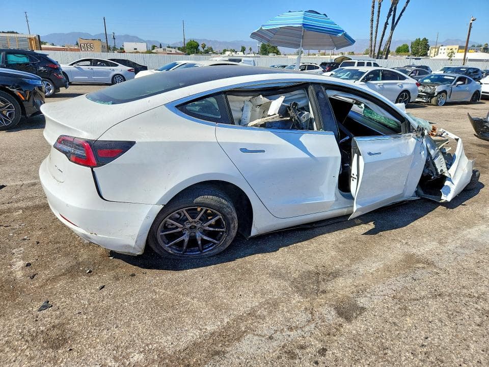 2018 TESLA MODEL 3 3