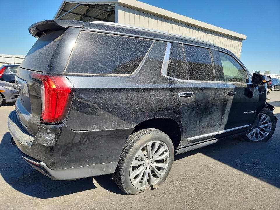 2021 GMC YUKON DENALI 3