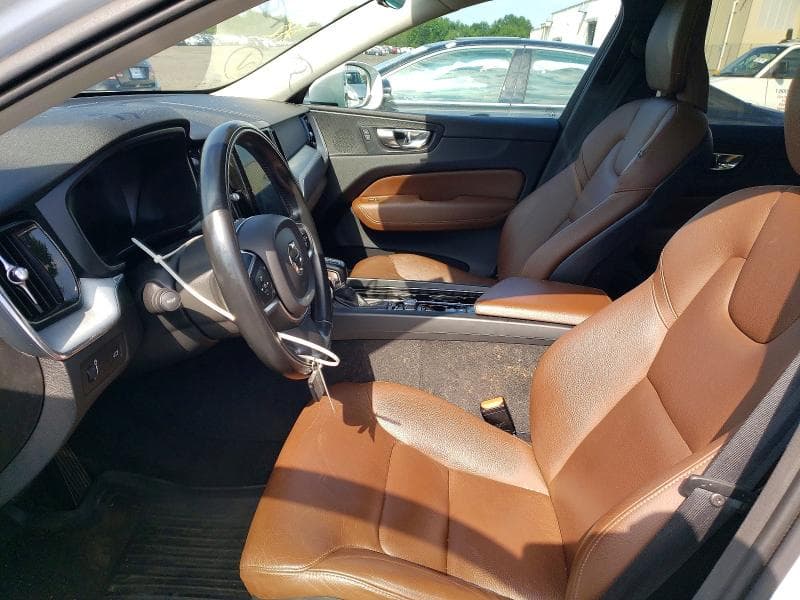 2020 VOLVO XC60 T5 MOMENTUM 7