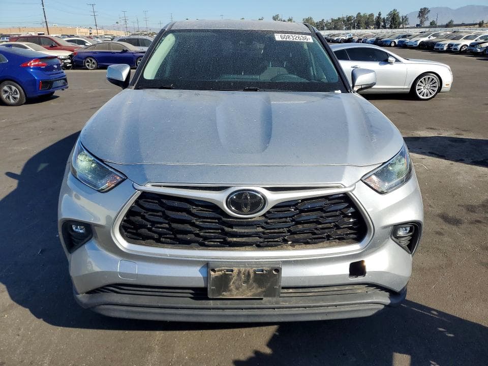 2021 TOYOTA HIGHLANDER LE 5