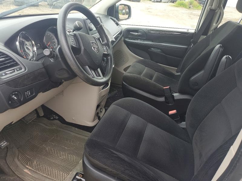2017 DODGE GRAND CARAVAN SE 7