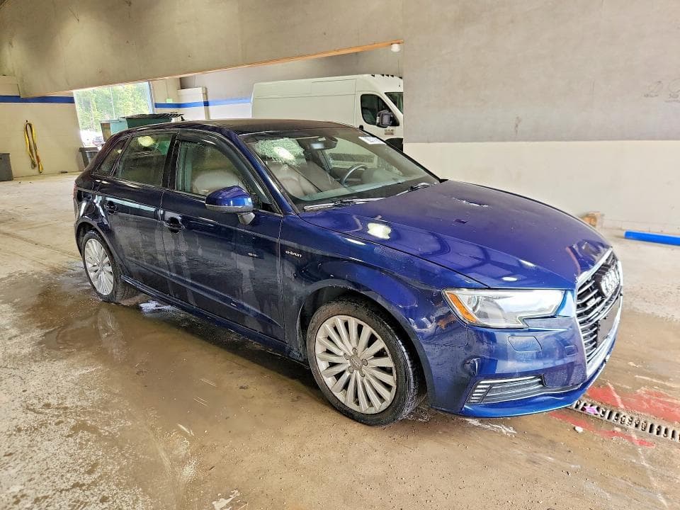 2017 AUDI A3 E-TRON PREMIUM 4