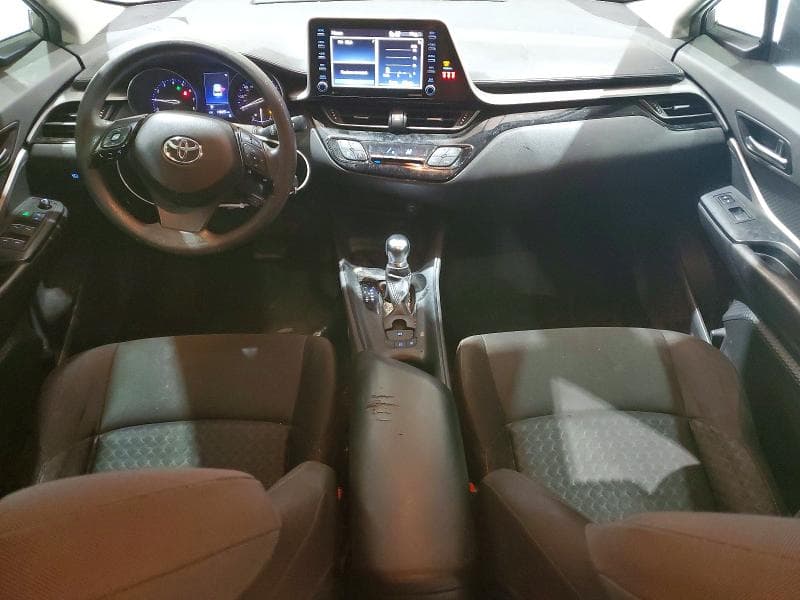 2020 TOYOTA C-HR LE 8