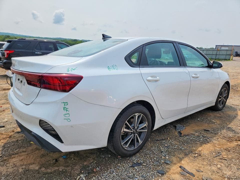 2024 KIA FORTE LXS 3