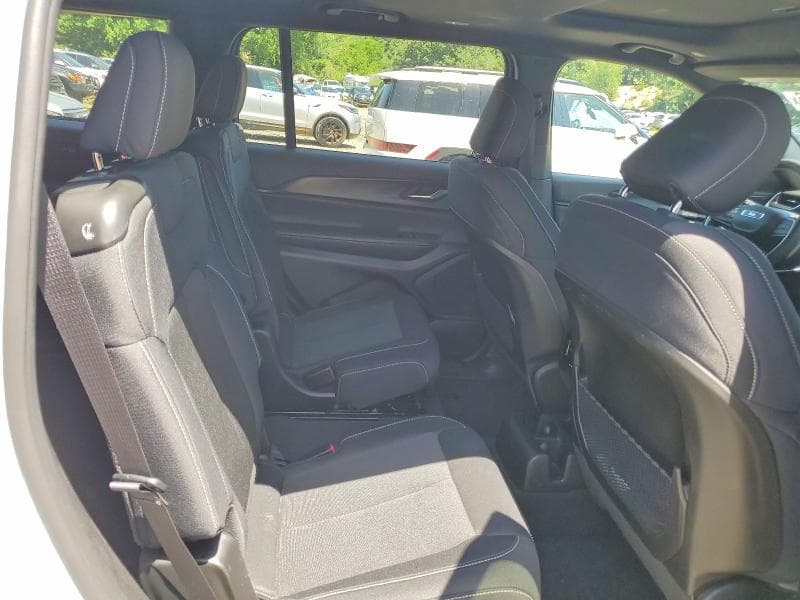 2024 JEEP GRAND CHEROKEE L LAREDO 11