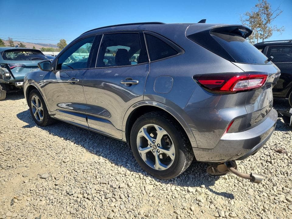 2023 FORD ESCAPE ST LINE 2
