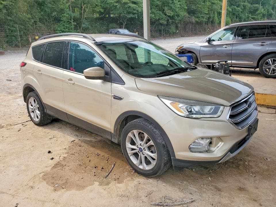 2017 FORD ESCAPE SE 4