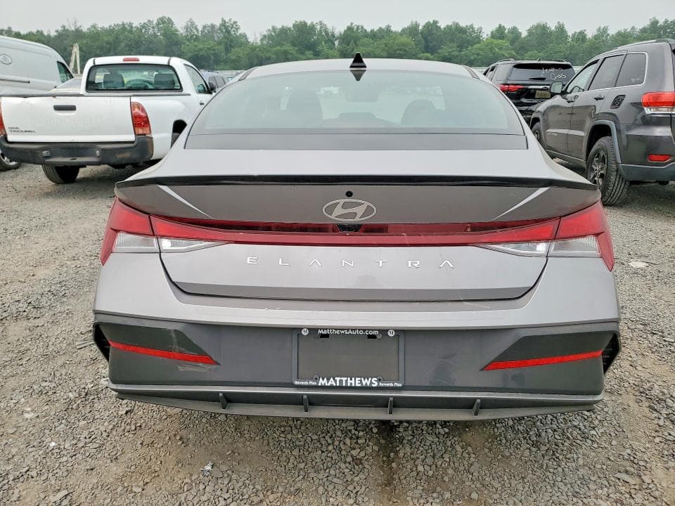 2025 HYUNDAI ELANTRA SEL SPORT 6