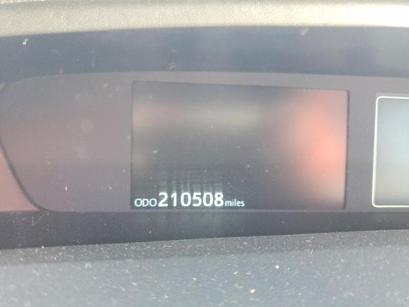 2018 TOYOTA PRIUS THREE 9