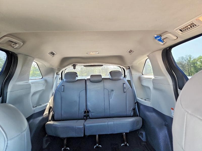 2021 TOYOTA SIENNA XLE 10