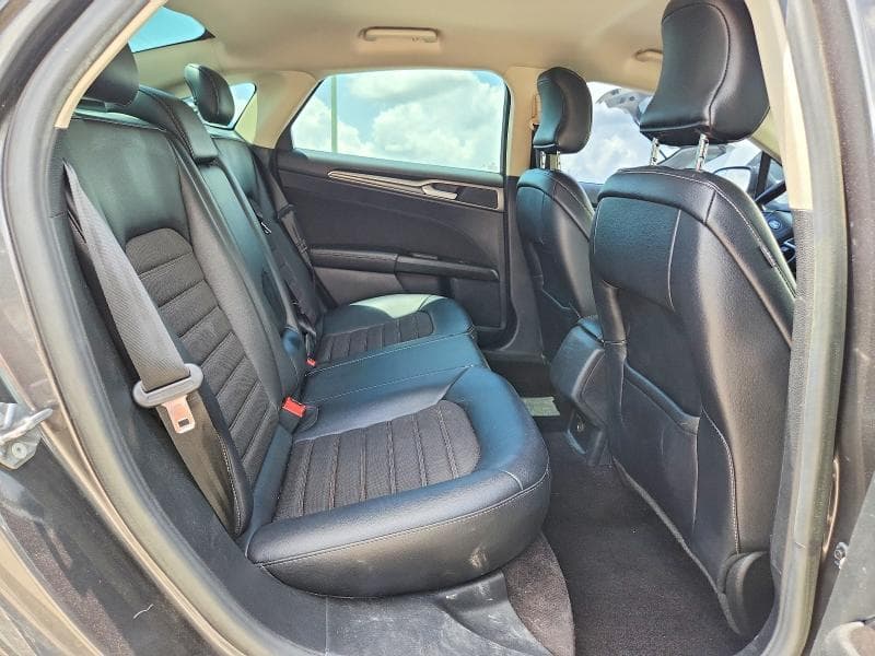 2017 FORD FUSION SE 10