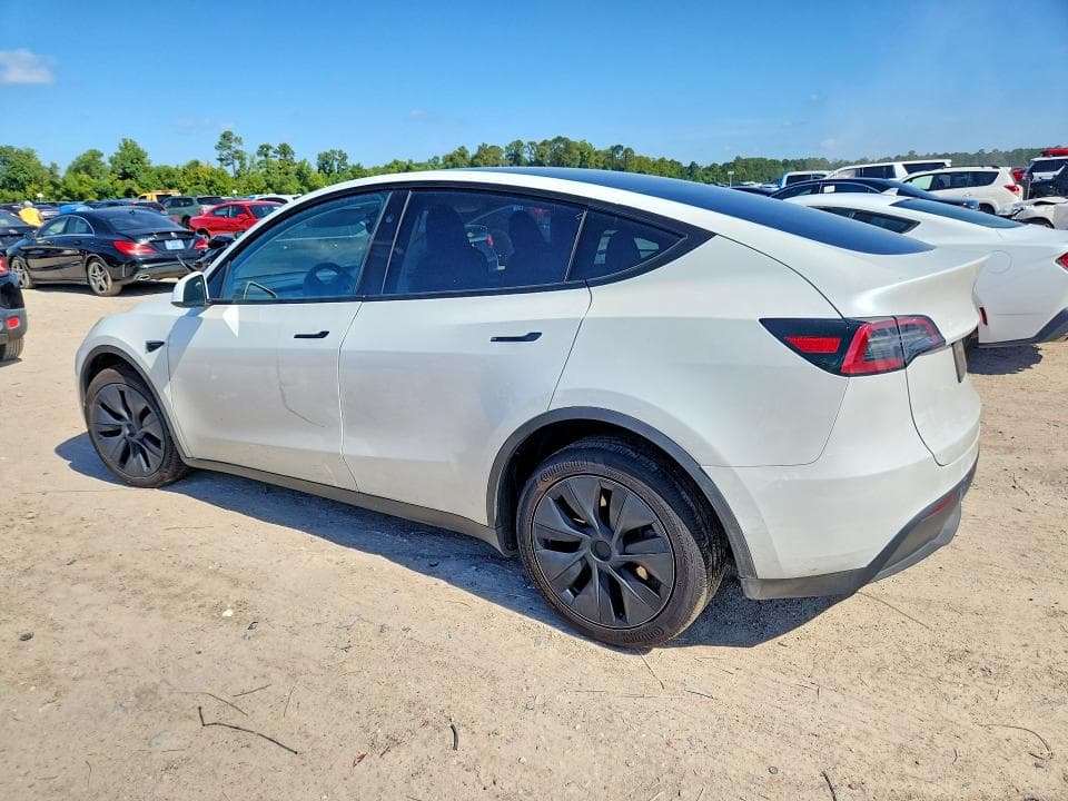 2025 TESLA MODEL Y 2