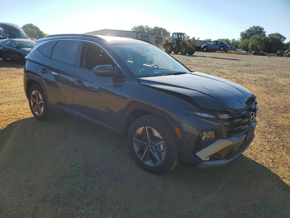 2026 HYUNDAI TUCSON SEL 4