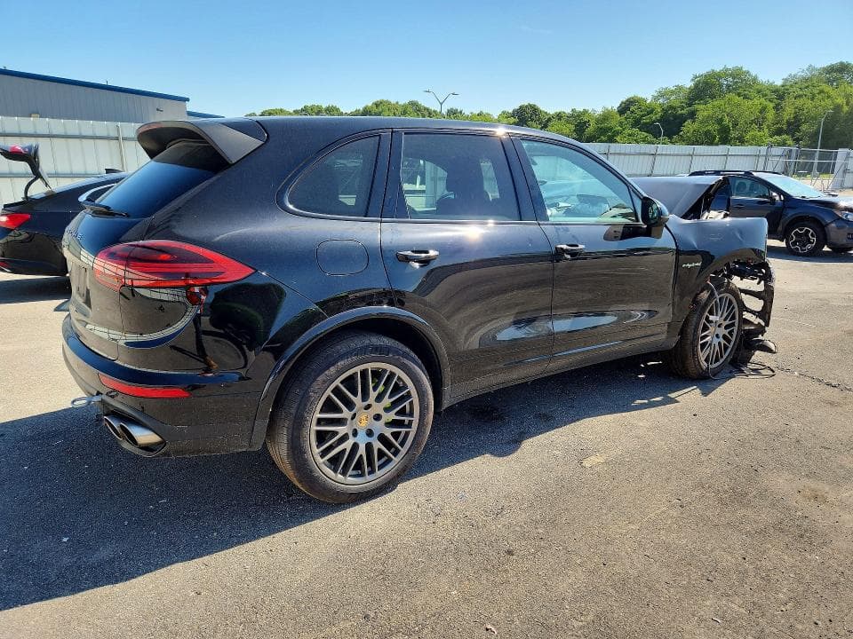 2018 PORSCHE CAYENNE SE HYBRID PLATINUM 3