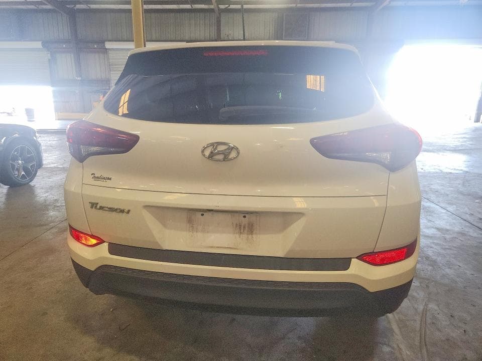 2017 HYUNDAI TUCSON SE 6