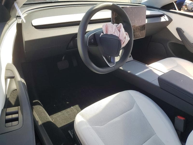 2025 TESLA MODEL 3 8
