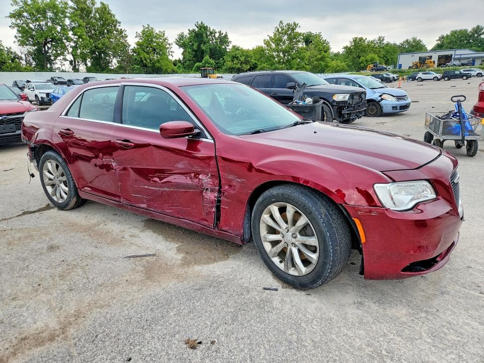 2018 CHRYSLER 300 TOURING 4
