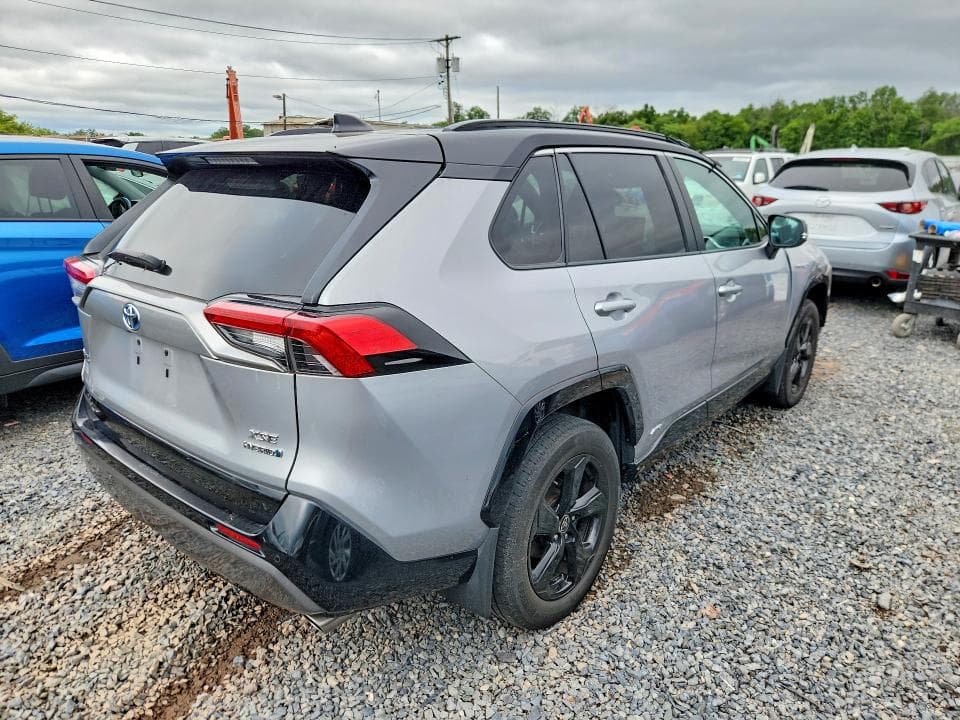 2021 TOYOTA RAV4 XSE 3