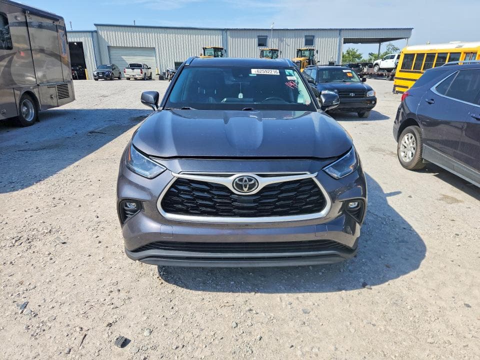 2021 TOYOTA HIGHLANDER XLE 5