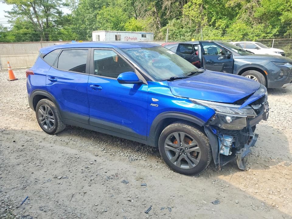 2022 KIA SELTOS LX 4