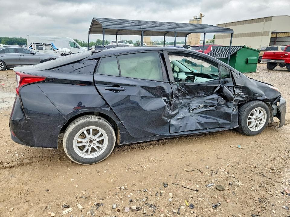 2021 TOYOTA PRIUS LE 3