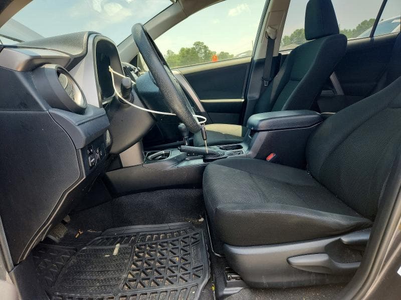 2017 TOYOTA RAV4 LE 7