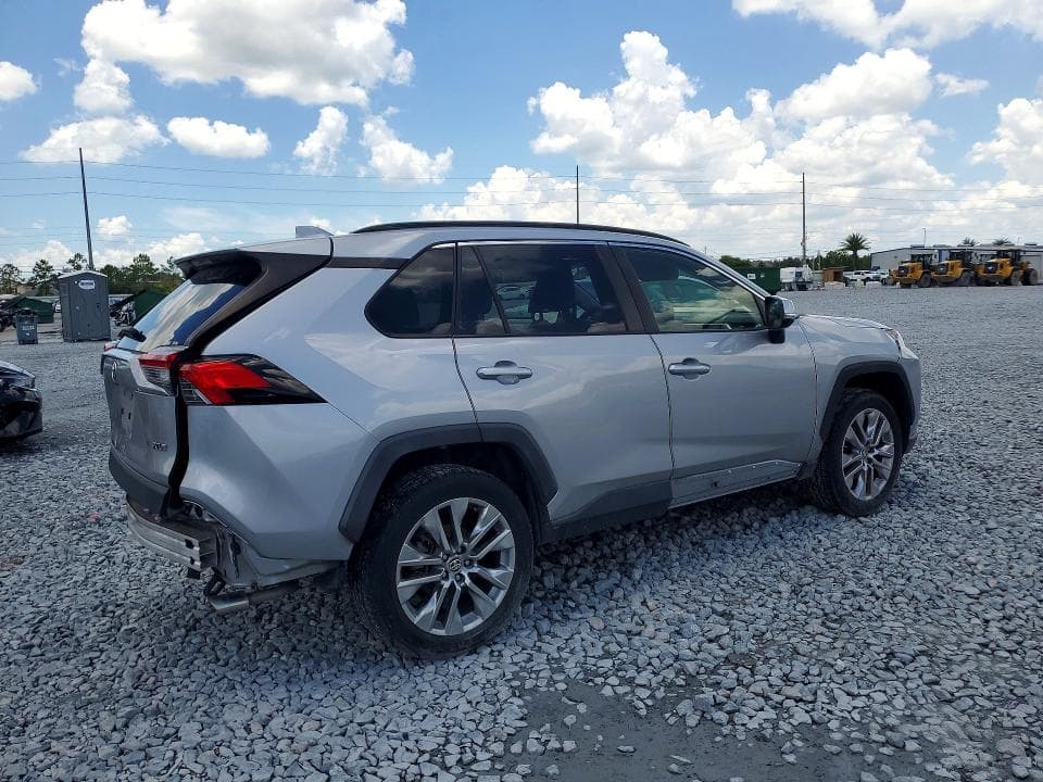 2020 TOYOTA RAV4 XLE PREMIUM 3