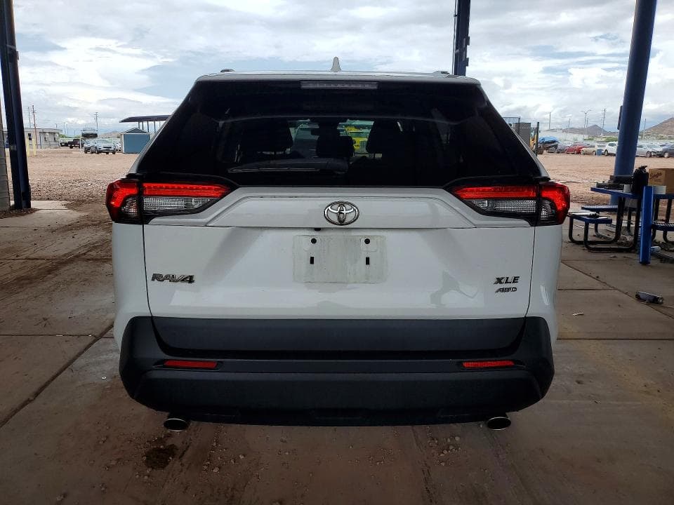 2021 TOYOTA RAV4 XLE 6