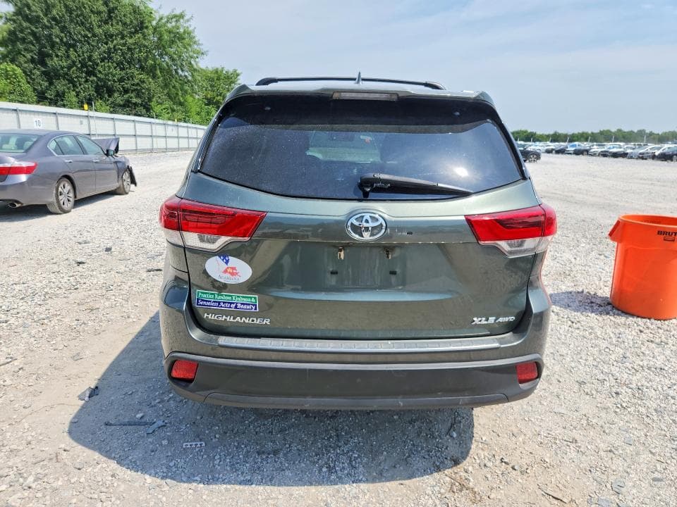2017 TOYOTA HIGHLANDER XLE 6