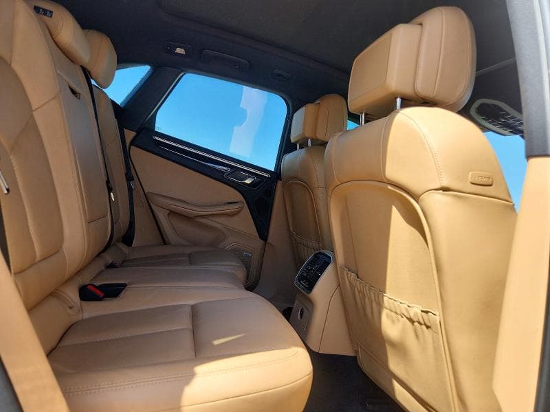 2018 PORSCHE MACAN 11