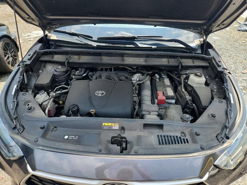 2022 TOYOTA HIGHLANDER XLE 12