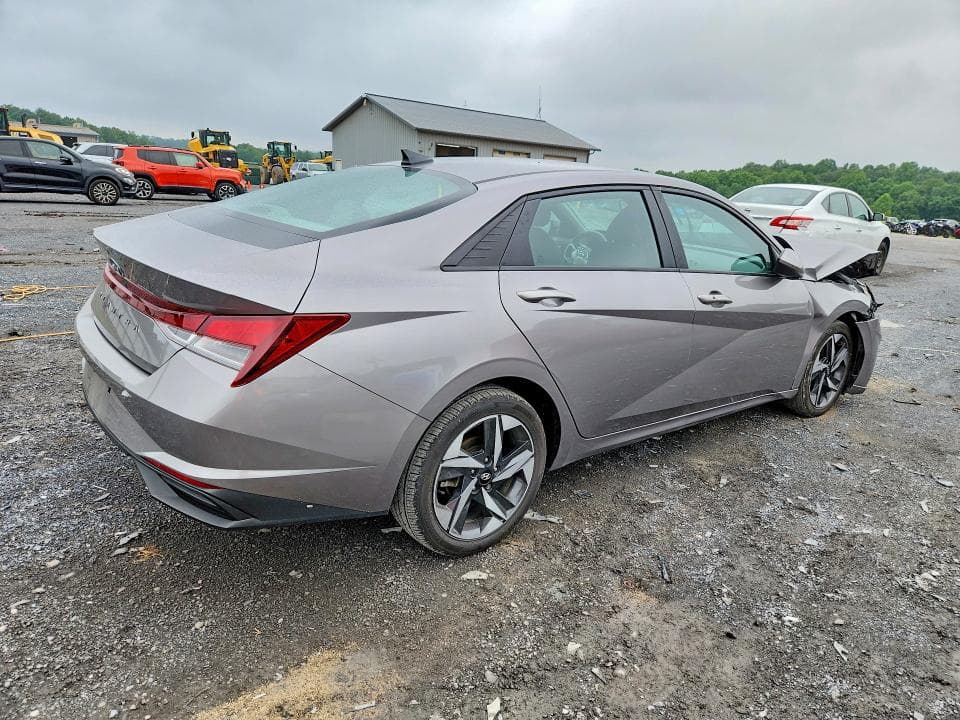 2023 HYUNDAI ELANTRA SEL 3