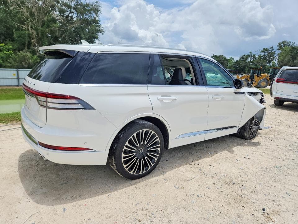 2023 LINCOLN AVIATOR BLACK LABEL 3