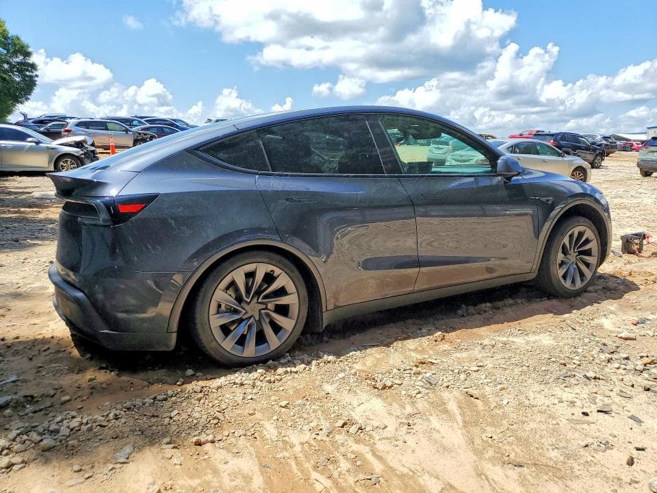2026 TESLA MODEL Y 3